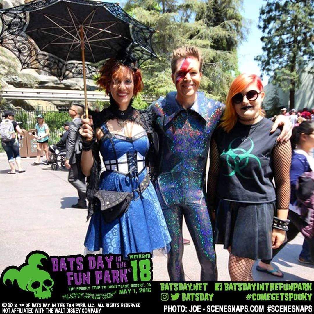 BATS DAY DISNEYLAND & BOWIE Sea Dragon Studio